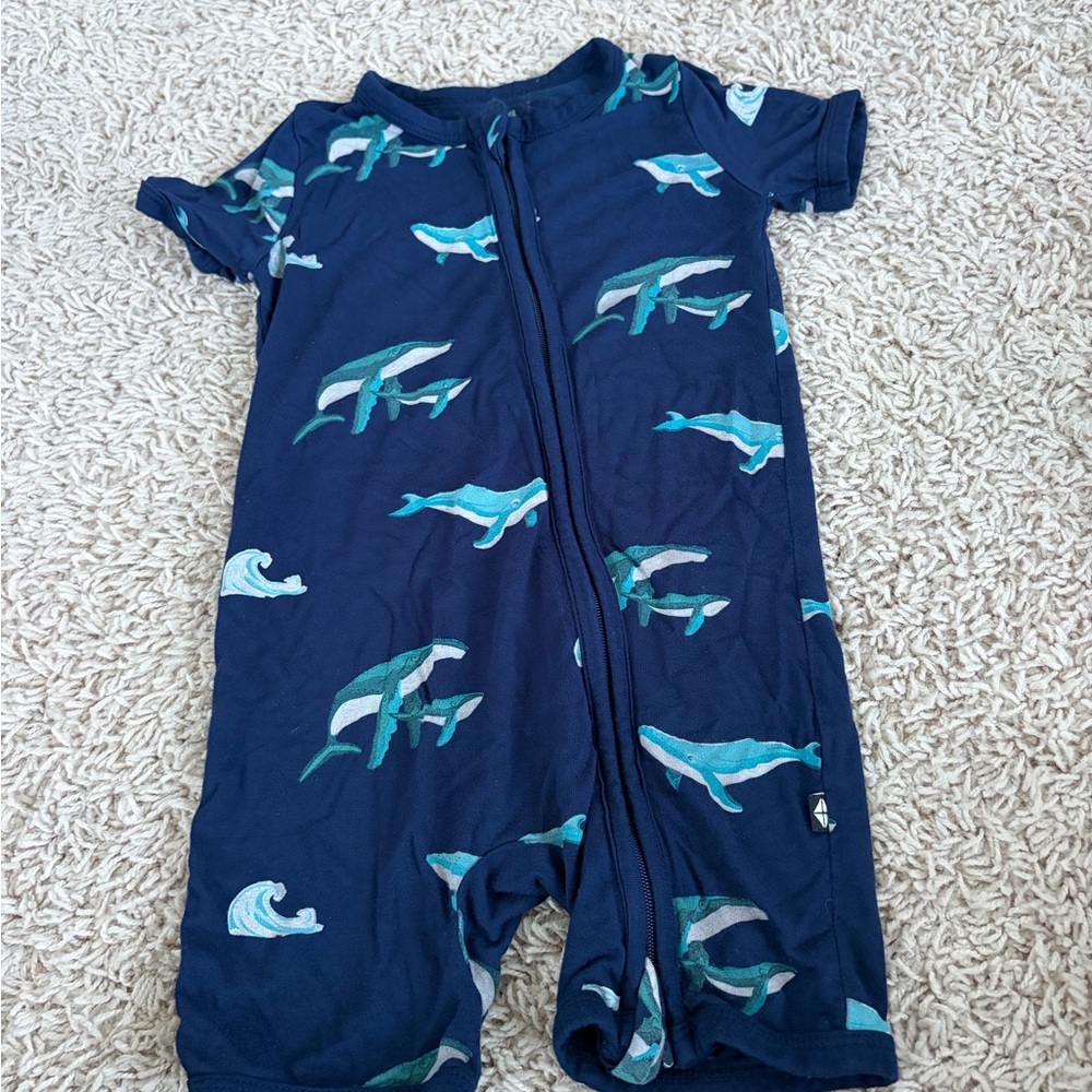 Kyte BABY Deep Blue Whale Print Bodysuit